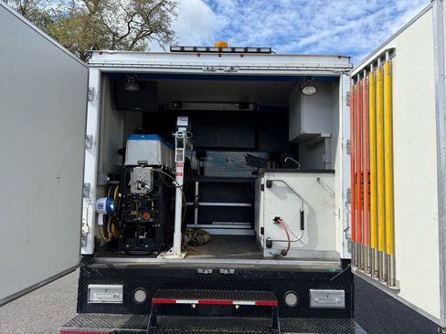 Used 2010 Chevrolet Express 3500 w/ Ambulance Package image 11