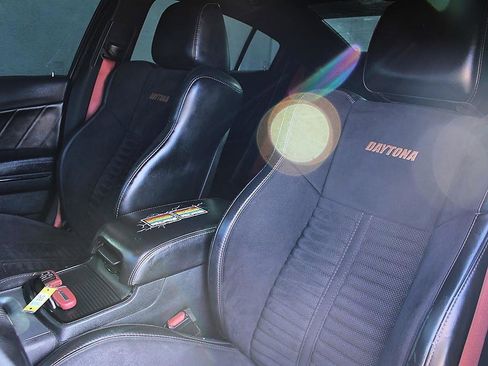 Used 2018 Dodge Charger R/T RWD image 8