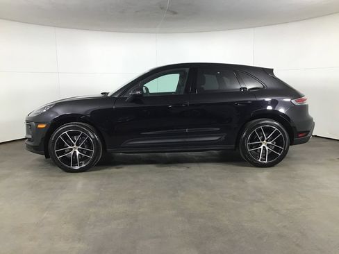 Certified 2026 Porsche Macan AWD/4WD image 2