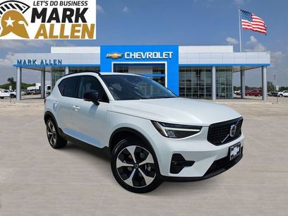 Used 2023 Volvo XC40 B4 Ultimate