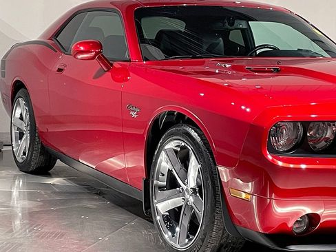 Used 2010 Dodge Challenger R/T RWD image 24