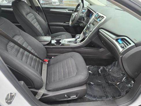 Used 2016 Ford Fusion SE FWD image 10