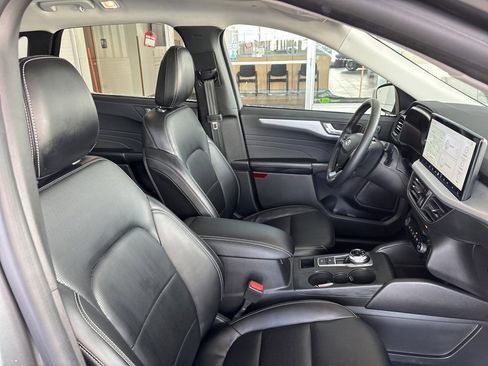 Used 2024 Ford Escape Platinum image 33