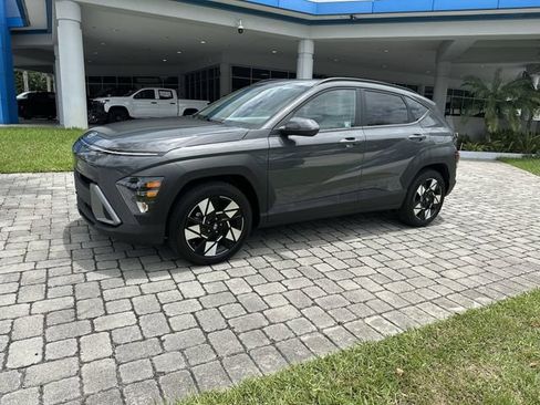 Used 2025 Hyundai Kona SEL FWD image 21