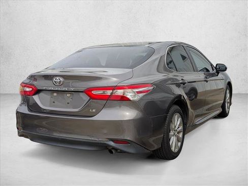 Used 2018 Toyota Camry LE image 4