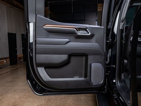 Used 2025 GMC Sierra 1500 Denali AWD/4WD image 38