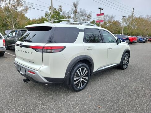 Used 2023 Nissan Pathfinder Platinum image 4