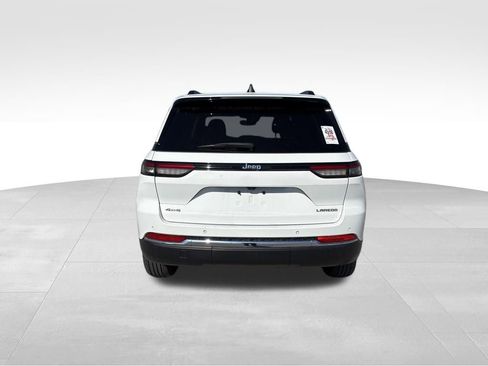 Certified 2023 Jeep Grand Cherokee Laredo image 5