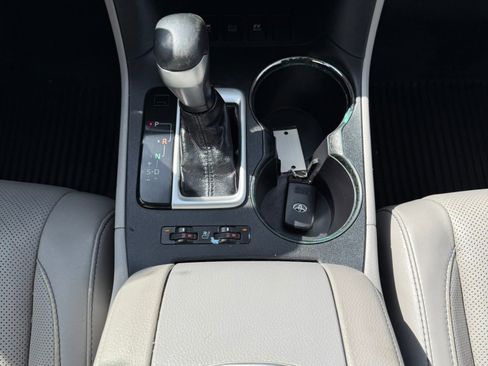 Used 2019 Toyota Highlander Limited Platinum AWD/4WD image 17