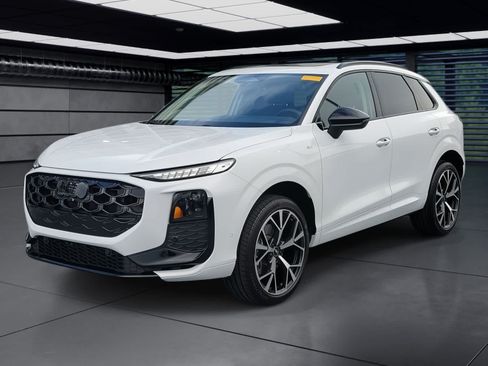 Certified 2026 Audi Q3 quattro 2.0T AWD/4WD image 1