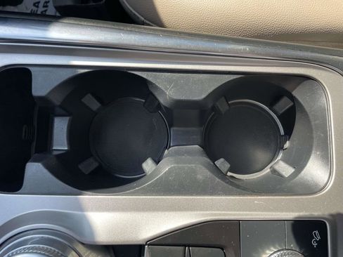 Used 2020 Ford Explorer Limited image 18