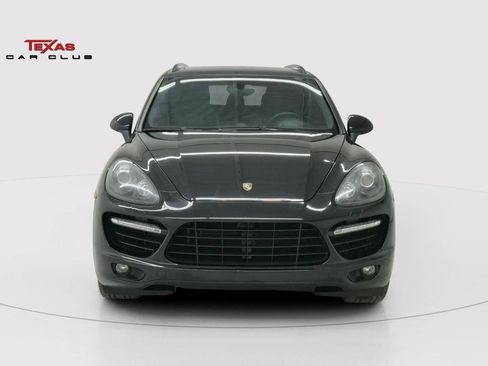Used 2013 Porsche Cayenne Turbo image 4