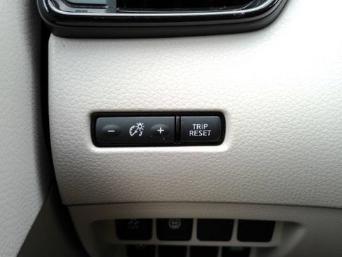 Used 2018 Nissan Rogue Sport SL w/ SL Premium Package FWD image 37