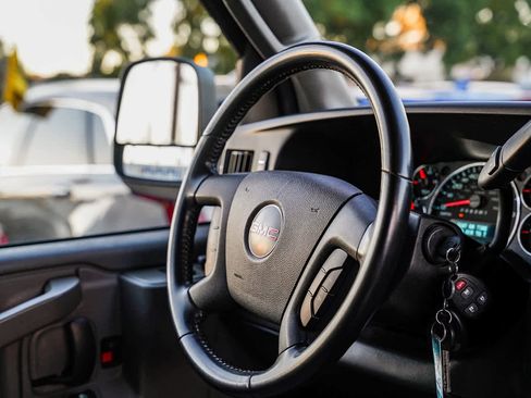 Used 2022 GMC Savana 2500 w/ Driver Convenience Package image 15