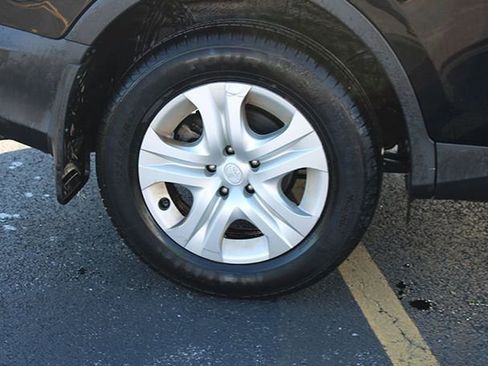 Used 2015 Toyota RAV4 LE image 8