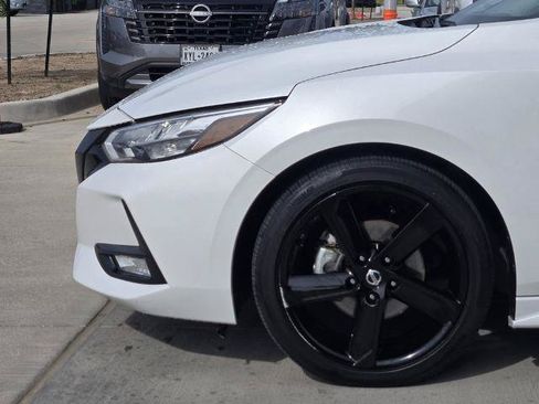 Certified 2023 Nissan Sentra SR w/ Midnight Edition Package FWD image 7