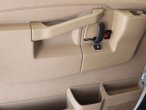 New 2025 Chevrolet Express 2500 w/ Driver Convenience Package image 18