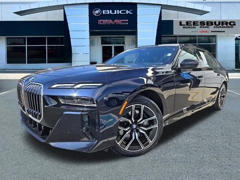 Used 2024 BMW 740i xDrive image 3