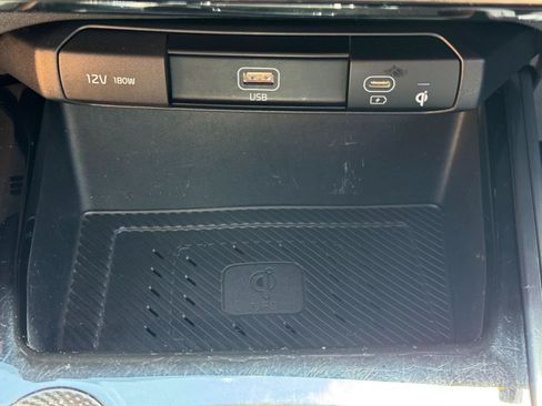 Used 2023 Kia Niro SX Touring FWD image 30