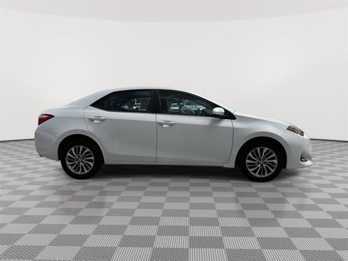 Used 2017 Toyota Corolla LE w/ LE Eco Premium Package FWD image 5