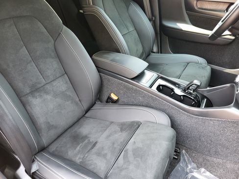 Certified 2023 Volvo XC40 Recharge Ultimate AWD/4WD image 11
