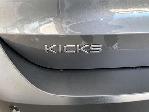Certified 2026 Nissan Kicks SR FWD image 10