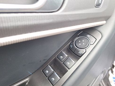 Used 2025 Ford Explorer ST-Line w/ ST-Line Street Pack image 18