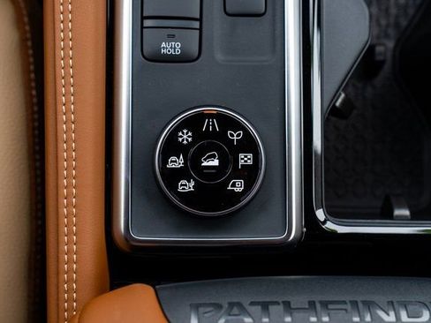 New 2026 Nissan Pathfinder Platinum image 21