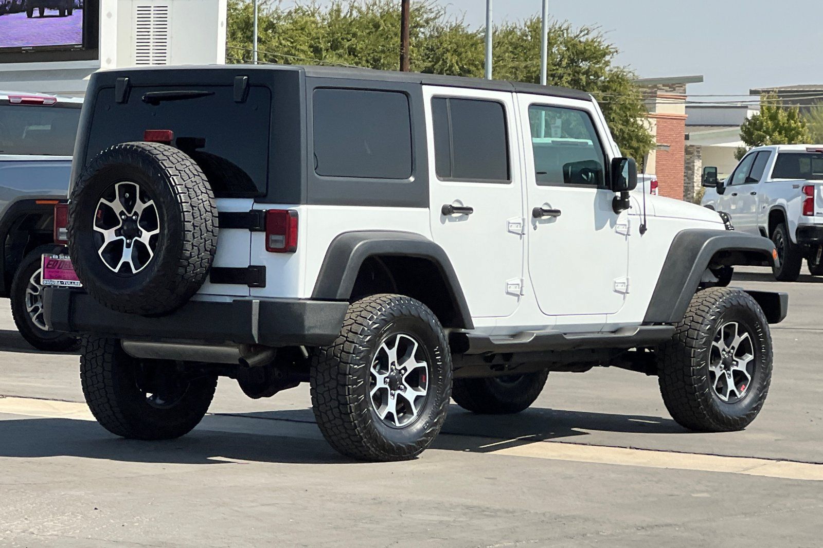 Used 2018 Jeep Wrangler Unlimited Sport S AWD/4WD image 4