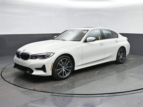Used 2019 BMW 330i xDrive Sedan w/ Convenience Package AWD/4WD image 3