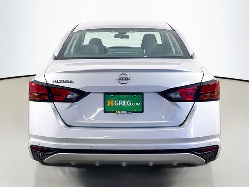 Used 2024 Nissan Altima 2.5 S image 8