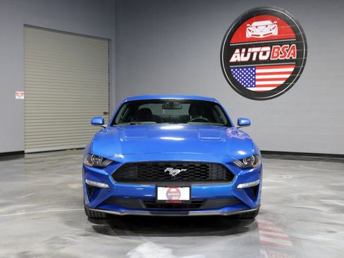 Used 2019 Ford Mustang Coupe RWD image 2