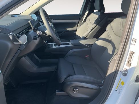 New 2025 Volvo EX90 Ultra w/ Protection Package Premier AWD/4WD image 9