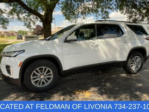Used 2023 Chevrolet Traverse LT FWD image 4