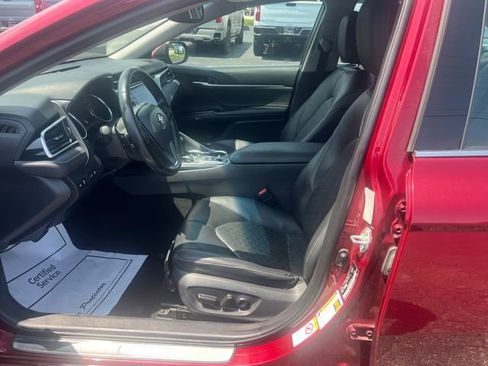 Used 2018 Toyota Camry XSE FWD image 9
