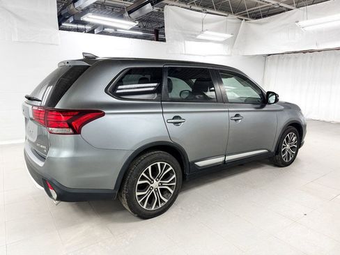 Used 2017 Mitsubishi Outlander SE image 6