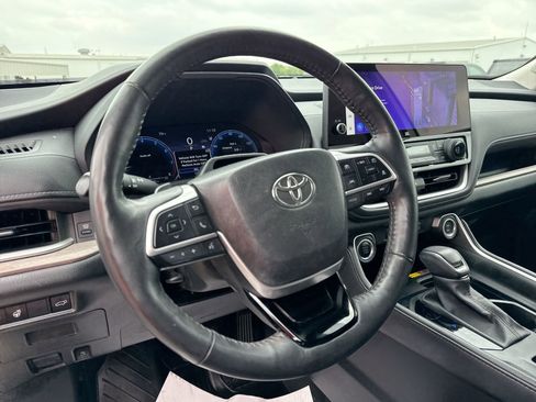 Used 2024 Toyota Grand Highlander Platinum image 11