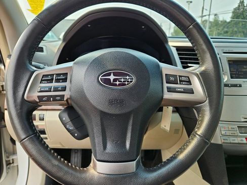 Used 2013 Subaru Legacy 2.5i Limited AWD/4WD image 21