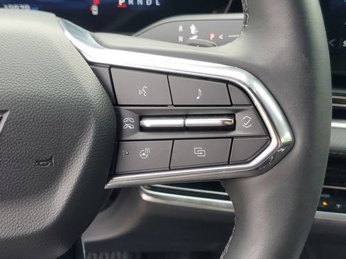 Used 2026 Chevrolet Equinox LT w/ Convenience Package II FWD image 19