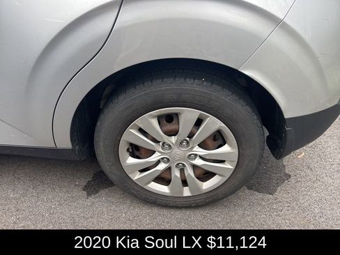 Used 2020 Kia Soul LX image 4
