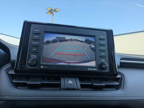 Used 2022 Toyota RAV4 LE image 20