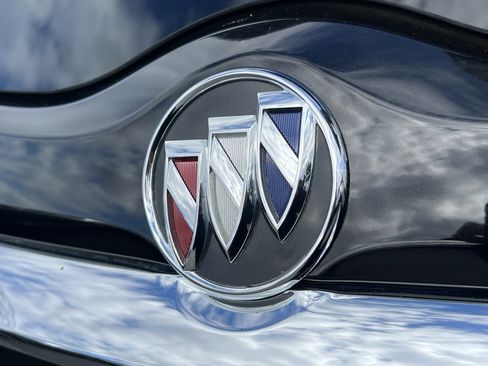 Used 2023 Buick Enclave Premium image 8