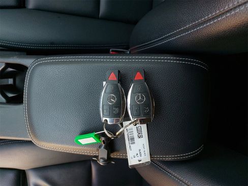 Used 2019 Mercedes-Benz GLA 250 4MATIC image 37