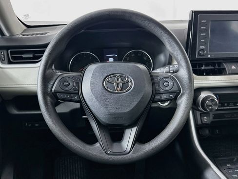 Used 2022 Toyota RAV4 XLE AWD/4WD image 18