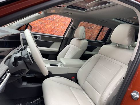 Used 2025 Hyundai Santa Fe Limited AWD/4WD image 25