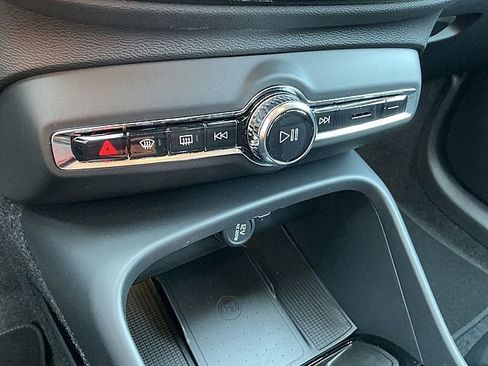 New 2026 Volvo XC40 B5 Plus w/ Climate Package image 18