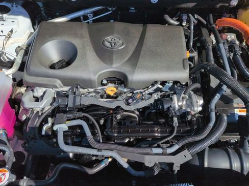 Certified 2025 Toyota RAV4 LE image 30