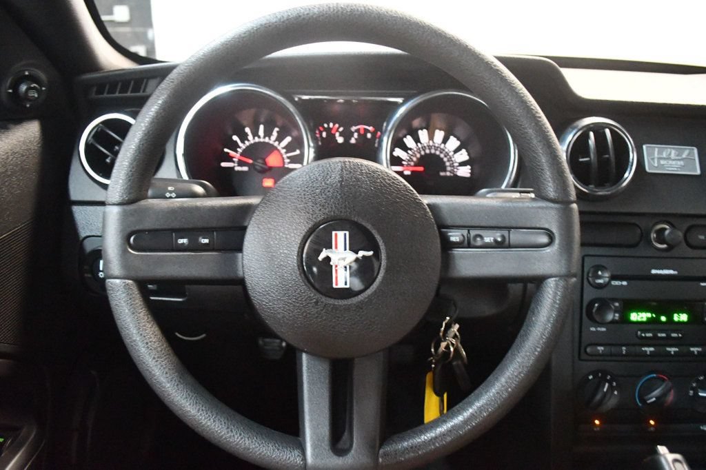 Used 2005 Ford Mustang GT RWD image 36