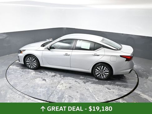 Used 2024 Nissan Altima 2.5 SV image 47