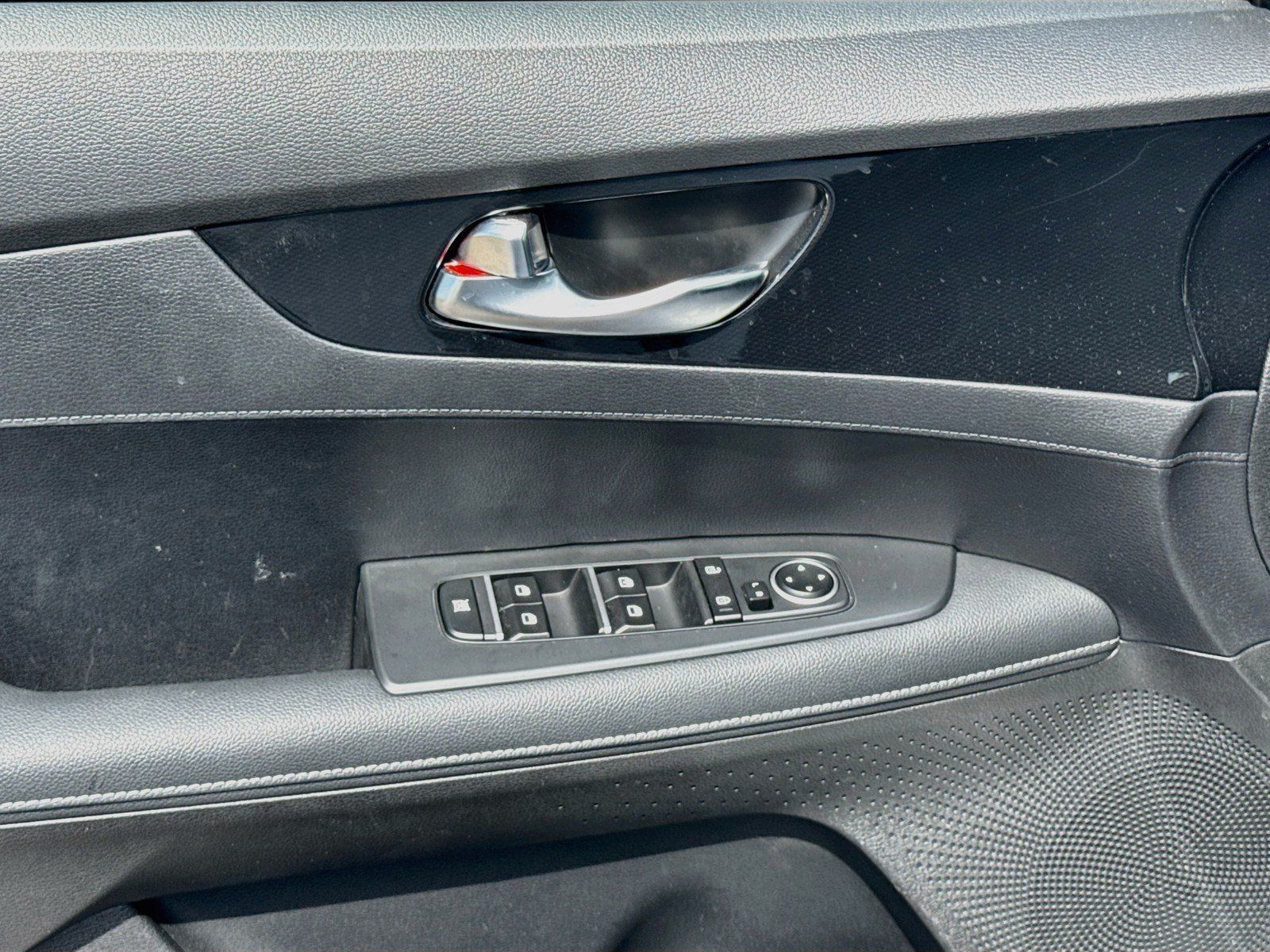 Used 2024 Kia Forte GT-Line FWD image 28